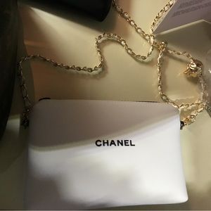 Chanel Flat neoprene white Makup bag / /nwot/READ added chain